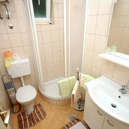 Apartment Seaside With A Swimming Pool Banjol, Rab - 5007